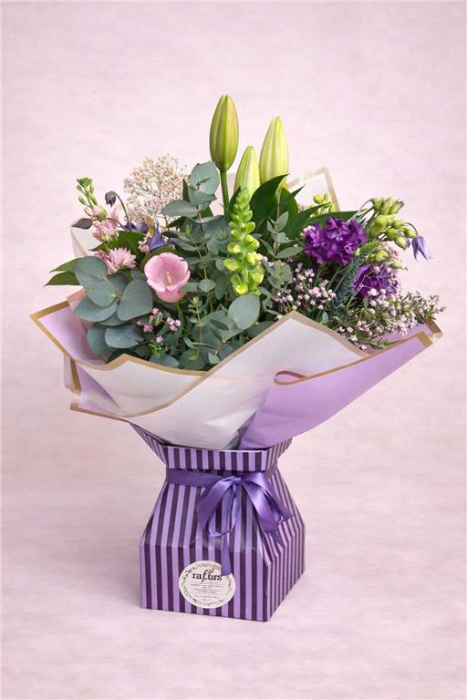 Flowers- Lilac Elegance Handtied