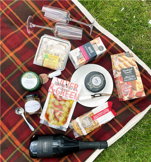 The Yorkshire Picnic with Prosecco